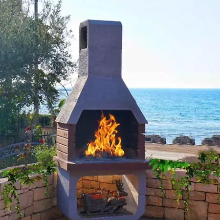 Practical With Ocean View Apartmán