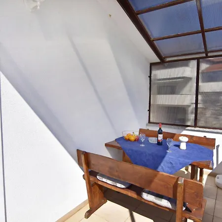 Practical With Ocean View Apartmán *